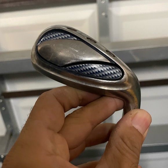 Naples bay hybrid pitching wedge in right handed 
Graphite shaft - Picture 3 of 5
